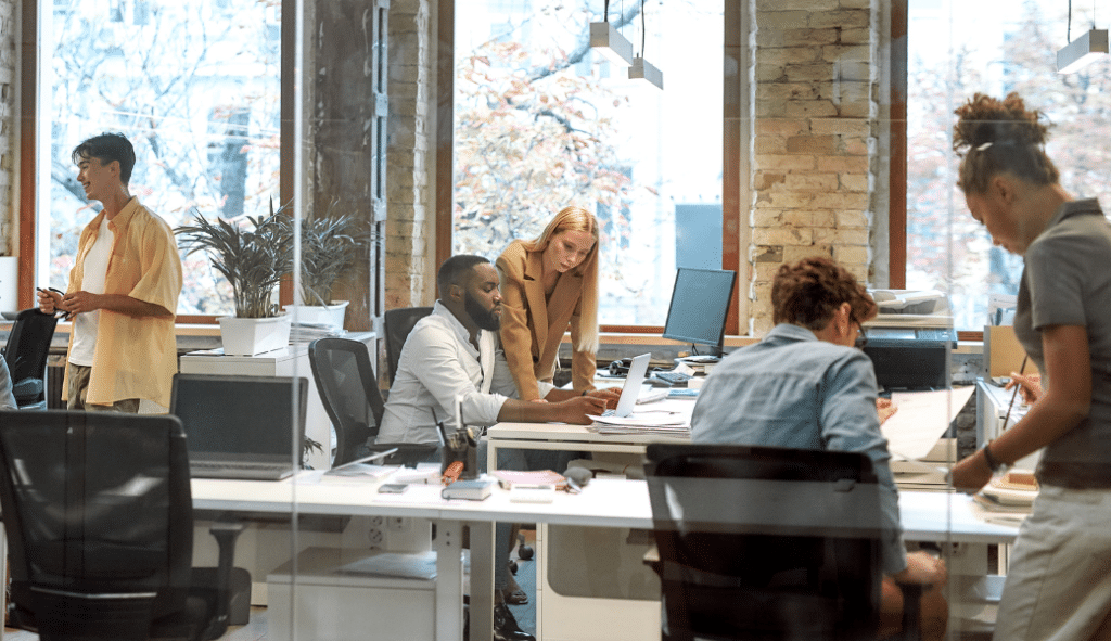 5 Benefits of Hot Desking for Companies and Employees (2024)